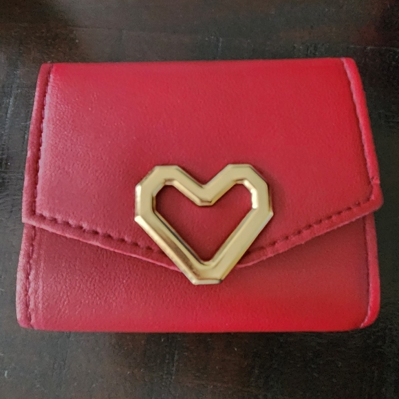Shein Red Wallet with Heart Closure - Picture 1 of 3